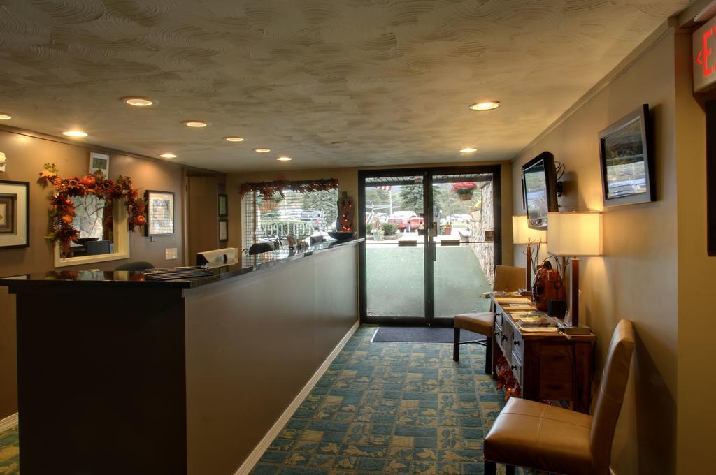 Inn At Deep Creek 오크랜드 외부 사진