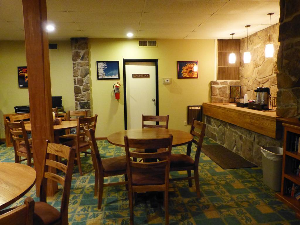 Inn At Deep Creek 오크랜드 외부 사진