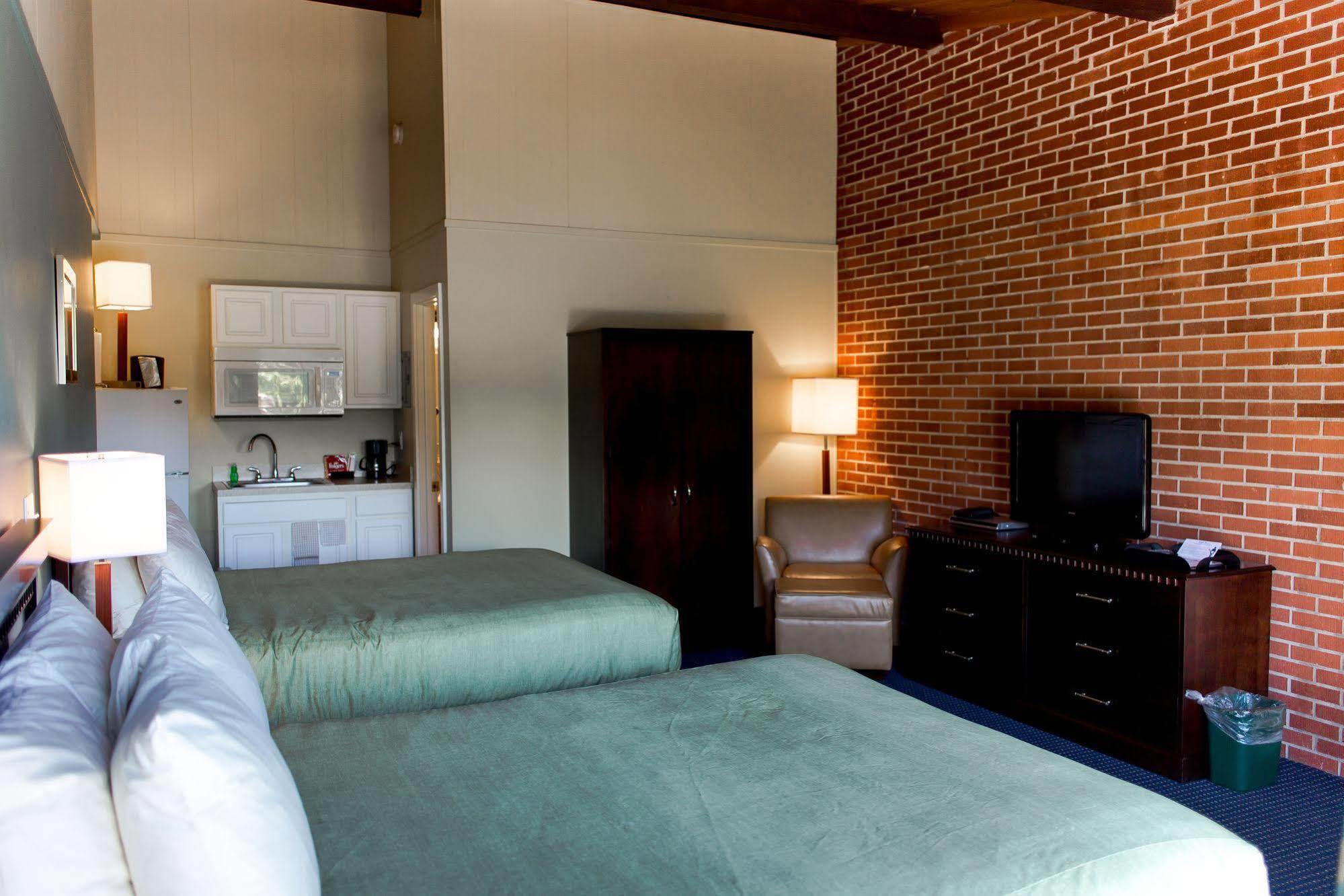 Inn At Deep Creek 오크랜드 외부 사진